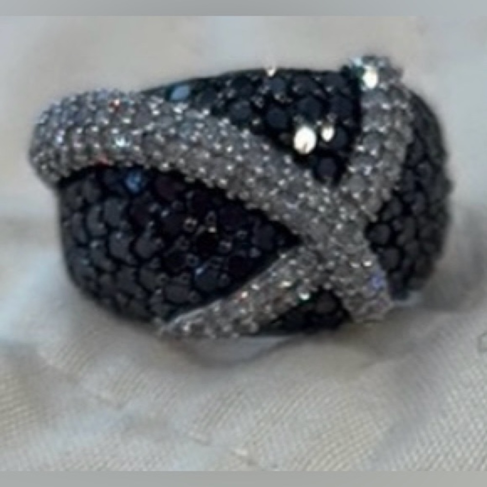 Elegant Black diamond and Silver Women's Ring